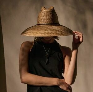 🆕 Stylish Tan Woven Hat